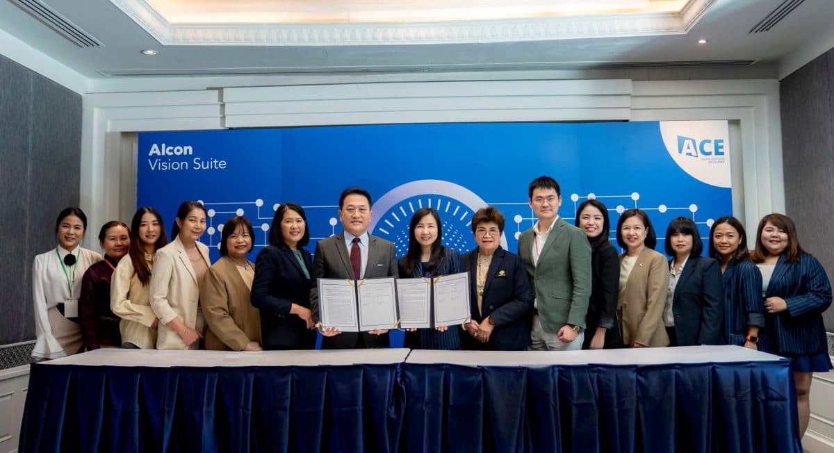 รพ. สมิติเวช ไชน่าทาวน์ จับมือ อัลคอน แลบอราทอรีส์ (ประเทศไทย) เปิดตัวศูนย์ความเป็นเลิศ ด้านการผ่าตัดตา (AEC)