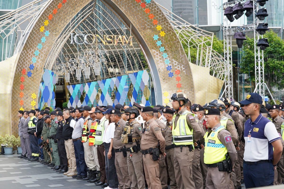 มั่นใจทุกมิติ! ไอคอนสยามผนึกกำลังหน่วยงานภาครัฐ เตรียมพร้อมมาตรการรักษาความปลอดภัยเข้มข้นรับสงกรานต์ 2025 สร้างความเชื่อมั่นสูงสุดแก่ผู้มาร่วมงาน