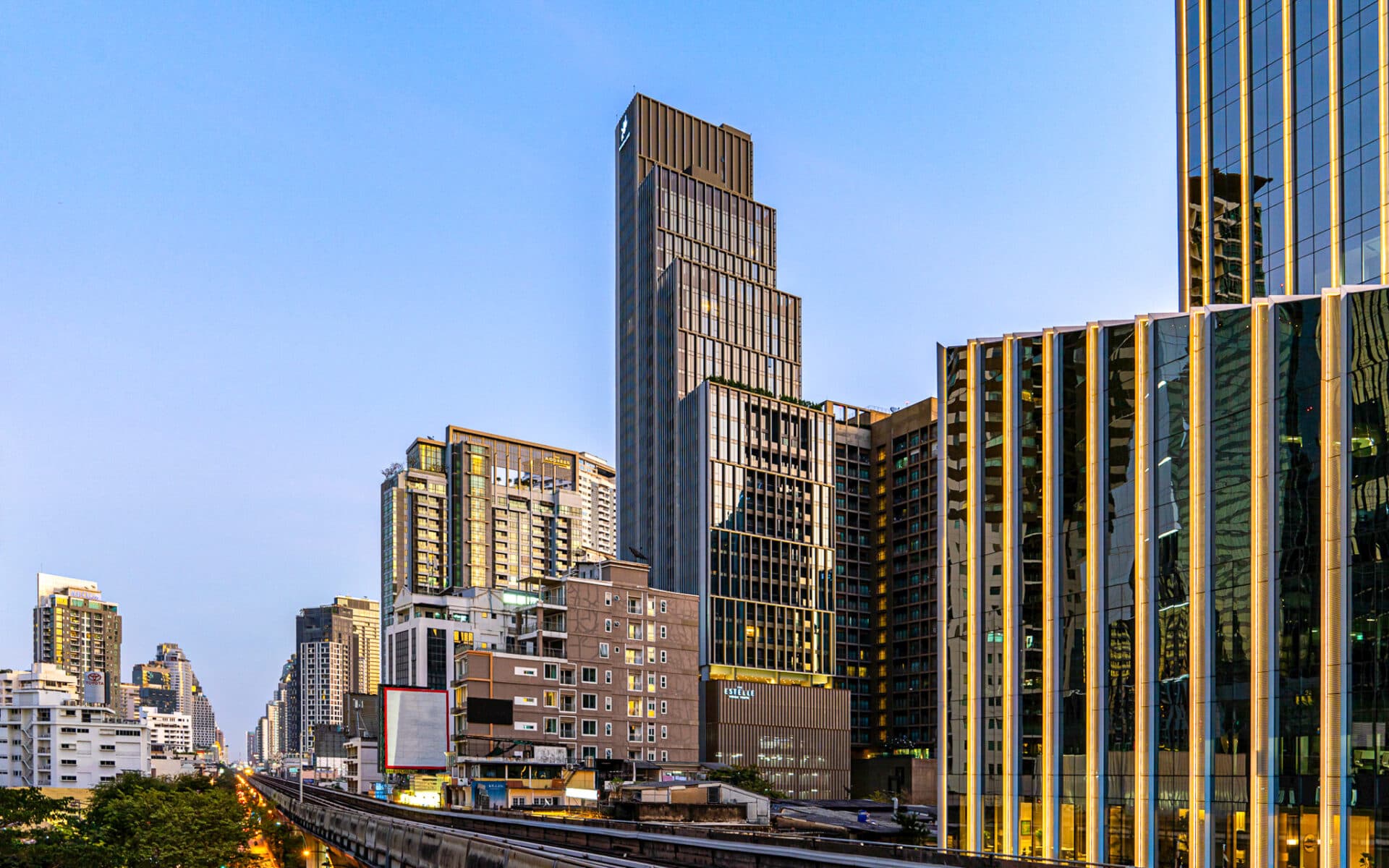 RML ประกาศความสำเร็จ Sold Out คอนโดฯ อัลตร้าลักชัวรี่ ‘ดิ เอสเทลล์ พร้อมพงษ์’ มูลค่า 5.2 พันลบ.